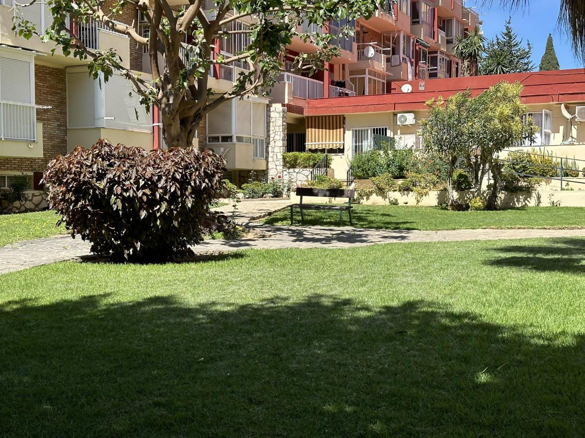 Estudio Agata Con Piscina A 800M De La Playa Benalmadena Bagian luar foto