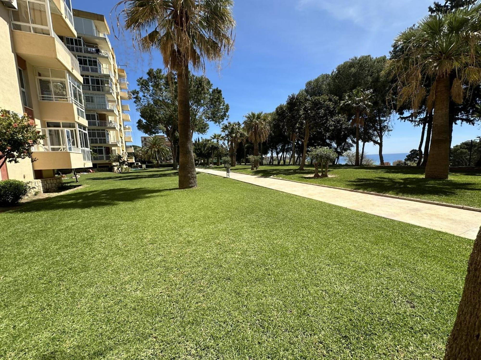 Estudio Agata Con Piscina A 800M De La Playa Benalmadena Bagian luar foto